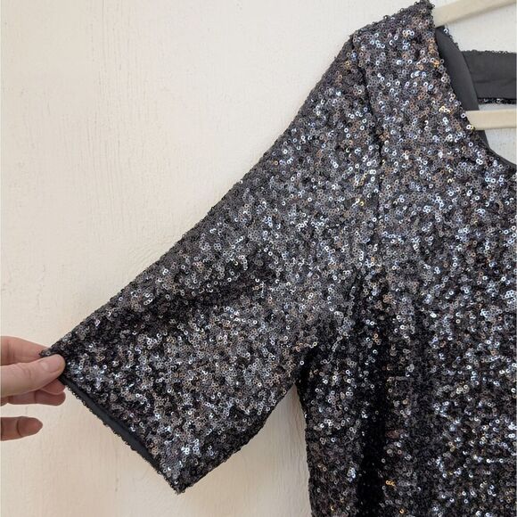 Torrid Sequin Shift Dress Charcoal Gray V-Neck Back Lined Size 1 (14/16) NWT - Picture 4 of 8